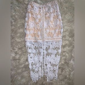 PrettyLittleThing White Lace Flower Embroidered Pencil Skirt